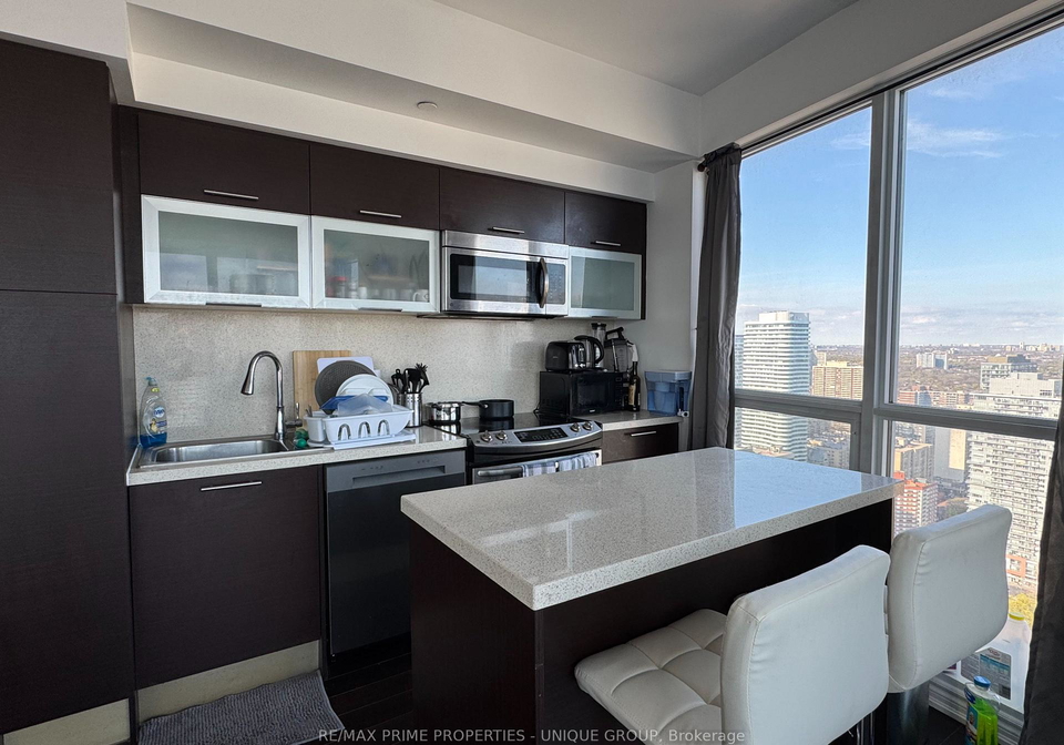 386-yonge-street-toronto-ontario-c13003532