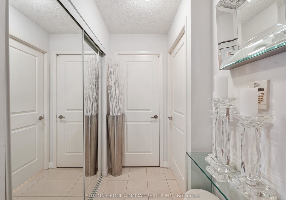 4978-yonge-street-toronto-ontario-c13003640