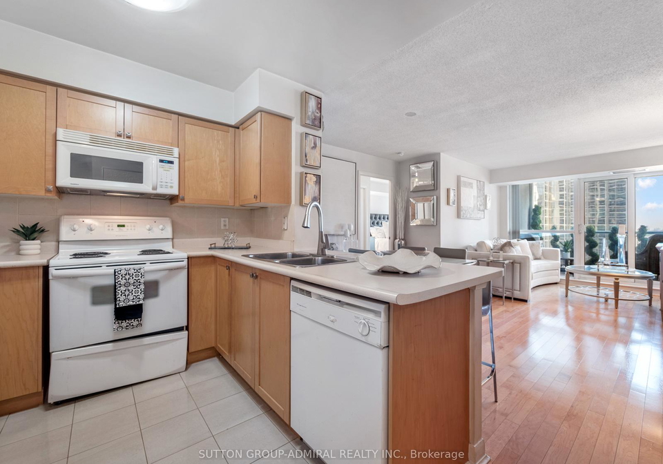 4978-yonge-street-toronto-ontario-c13003640