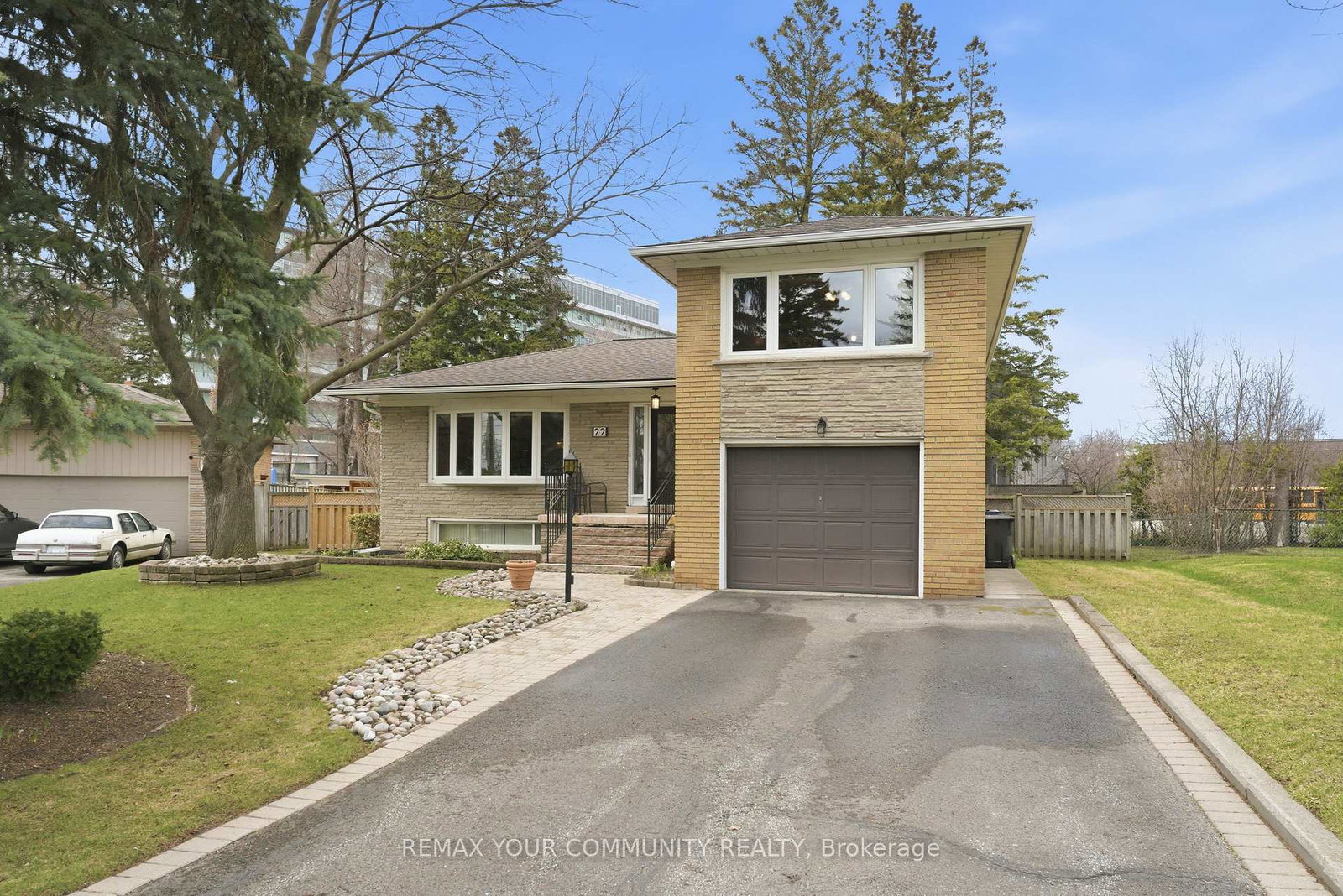 22-marathon-crescent-toronto-ontario-c13003654