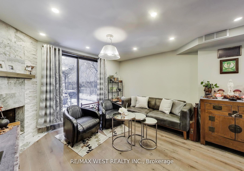 21-dundonald-street-toronto-ontario-c13003666