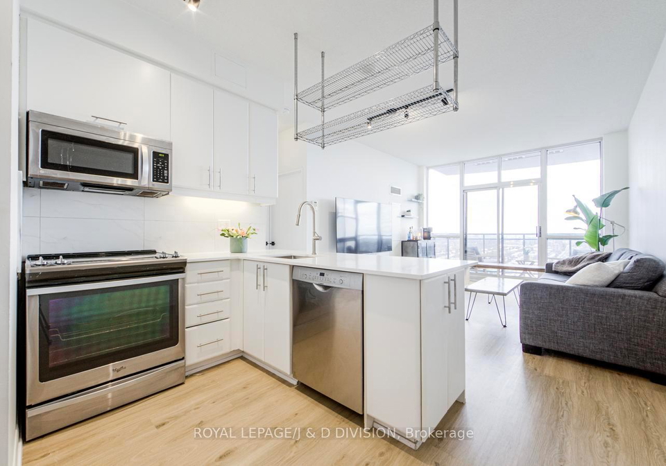 33-sheppard-avenue-e-north-york-ontario-c13003746