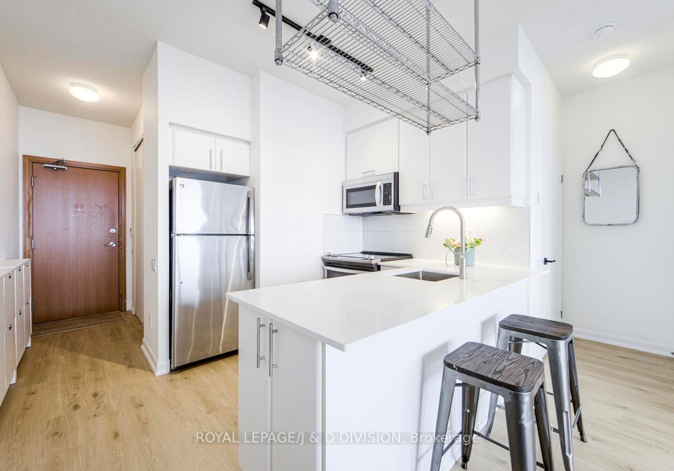 33-sheppard-avenue-e-north-york-ontario-c13003746