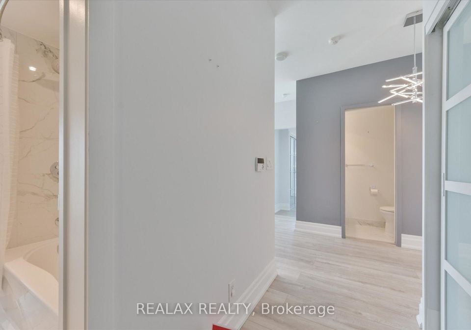 12-york-street-toronto-ontario-c13003866
