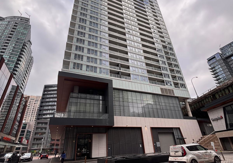 19-bathurst-street-toronto-ontario-c13004338