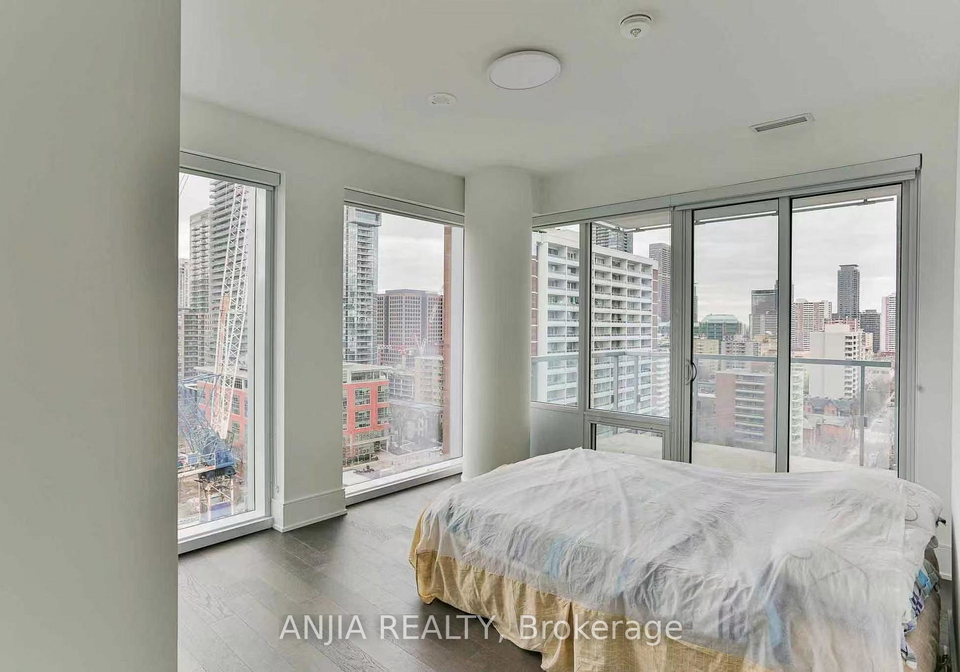 1-gloucester-street-toronto-ontario-c13004880
