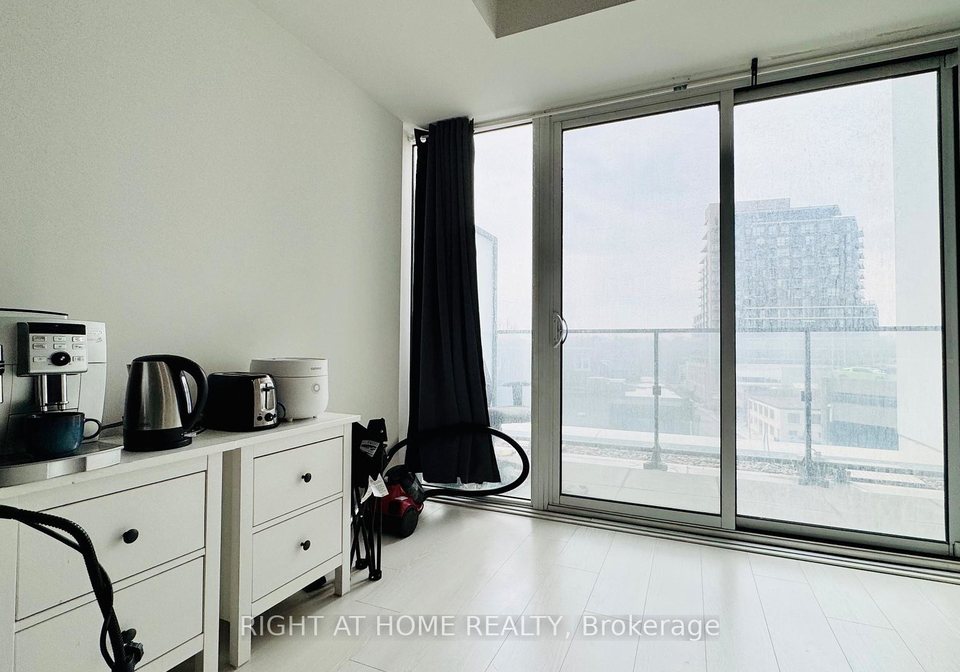 5-soudan-avenue-toronto-ontario-c13004920