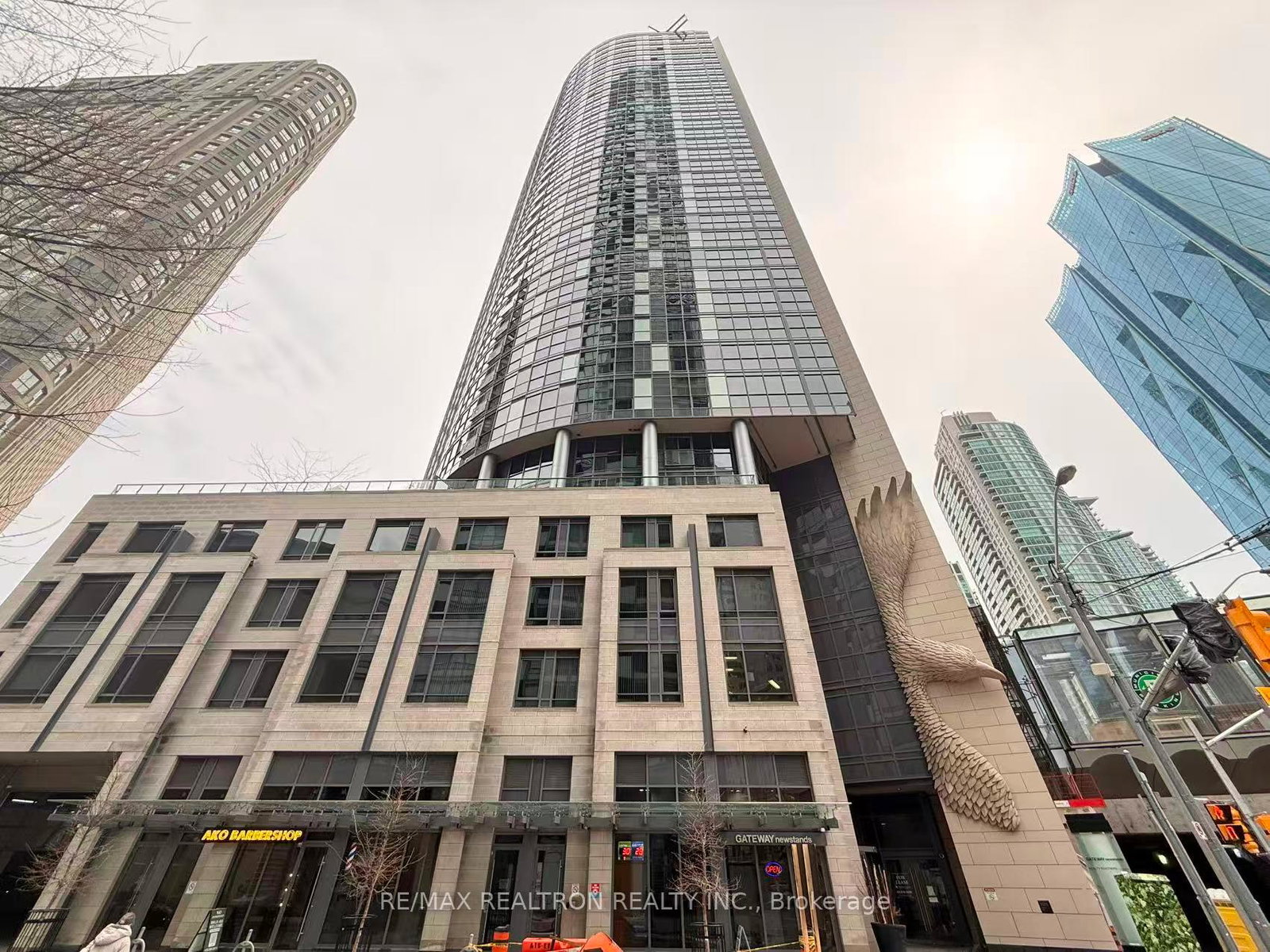 1-the-esplanade-toronto-ontario-c13004926