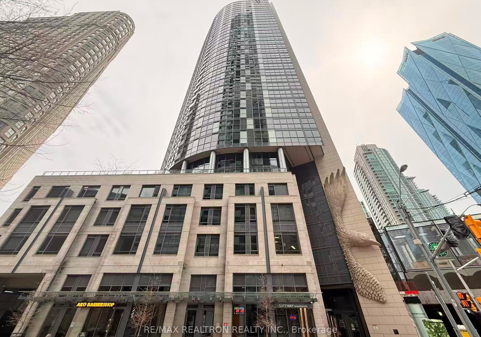 1-the-esplanade-toronto-ontario-c13004926