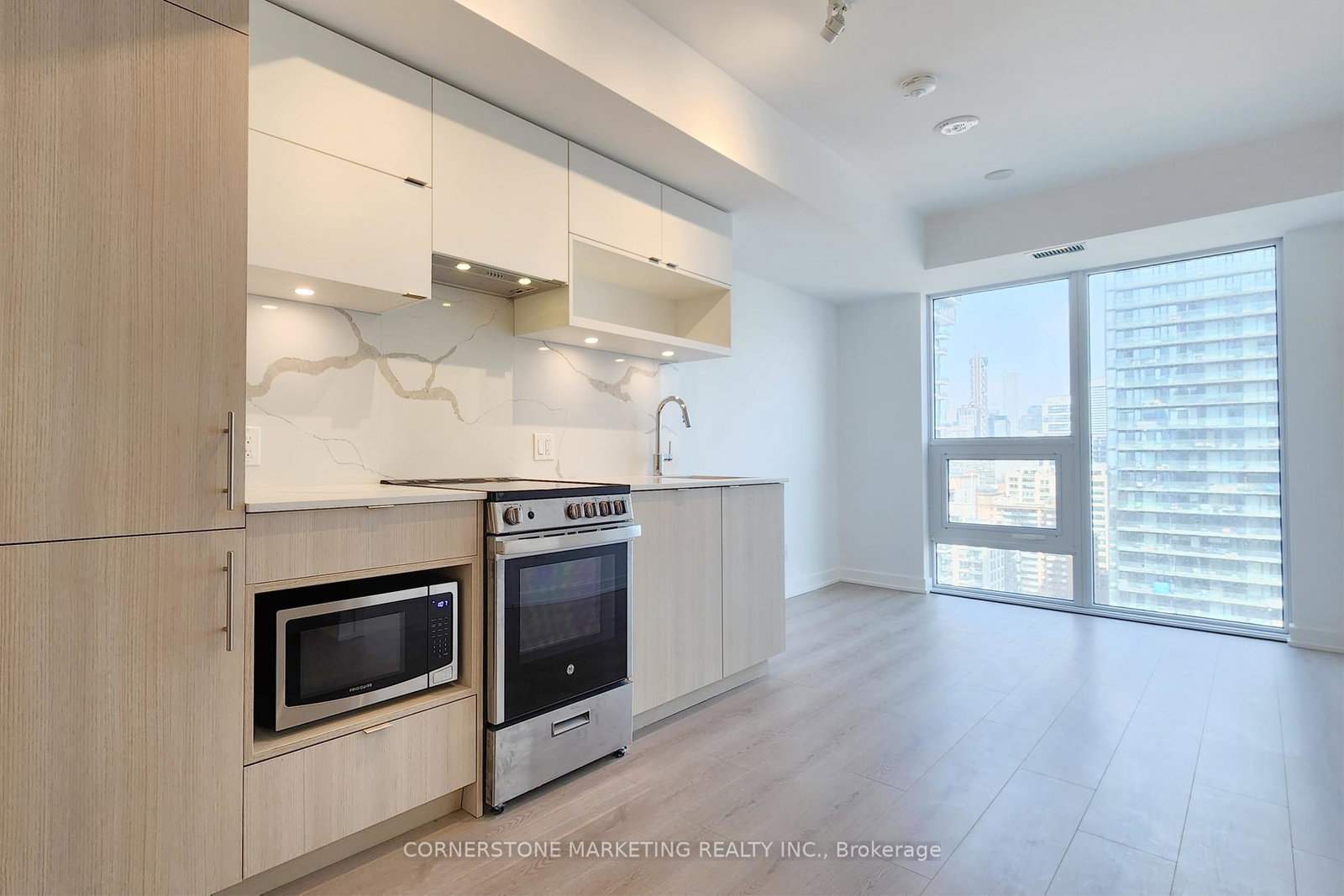100-queen-street-e-toronto-ontario-c13004944