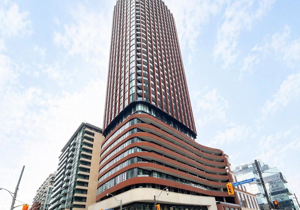 180-front-street-e-toronto-ontario-c13004984