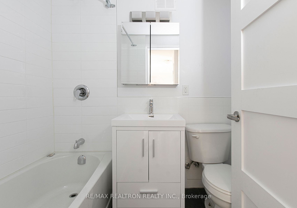 95-lawton-boulevard-toronto-ontario-c13005662
