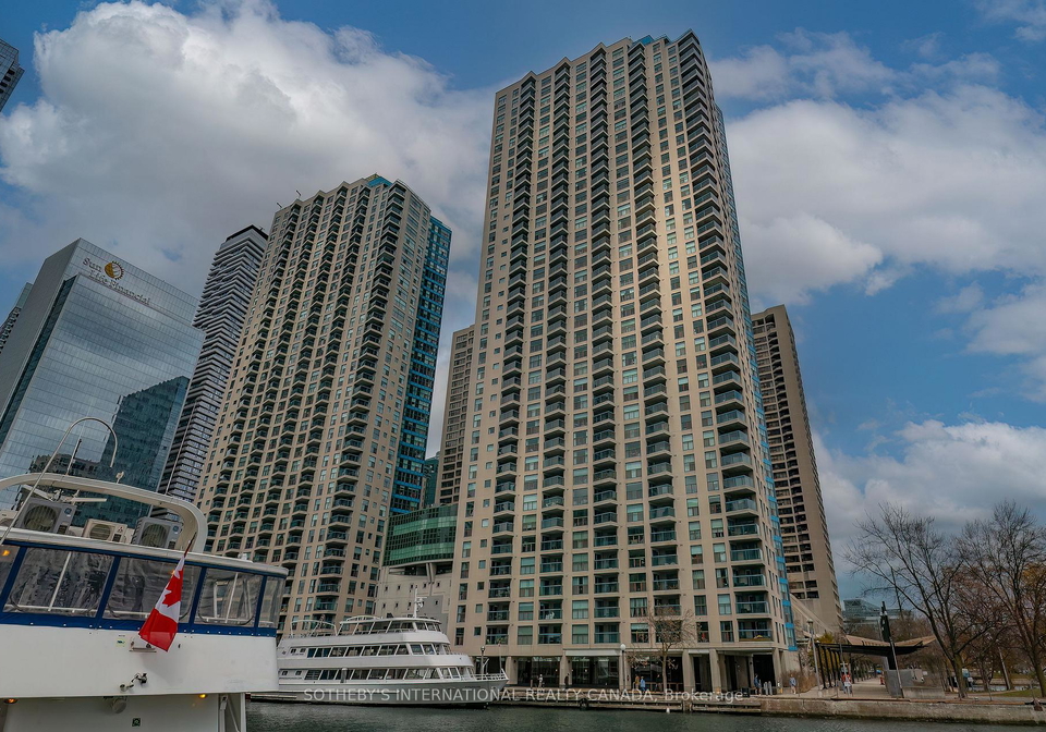 99-harbour-square-toronto-ontario-c13006336