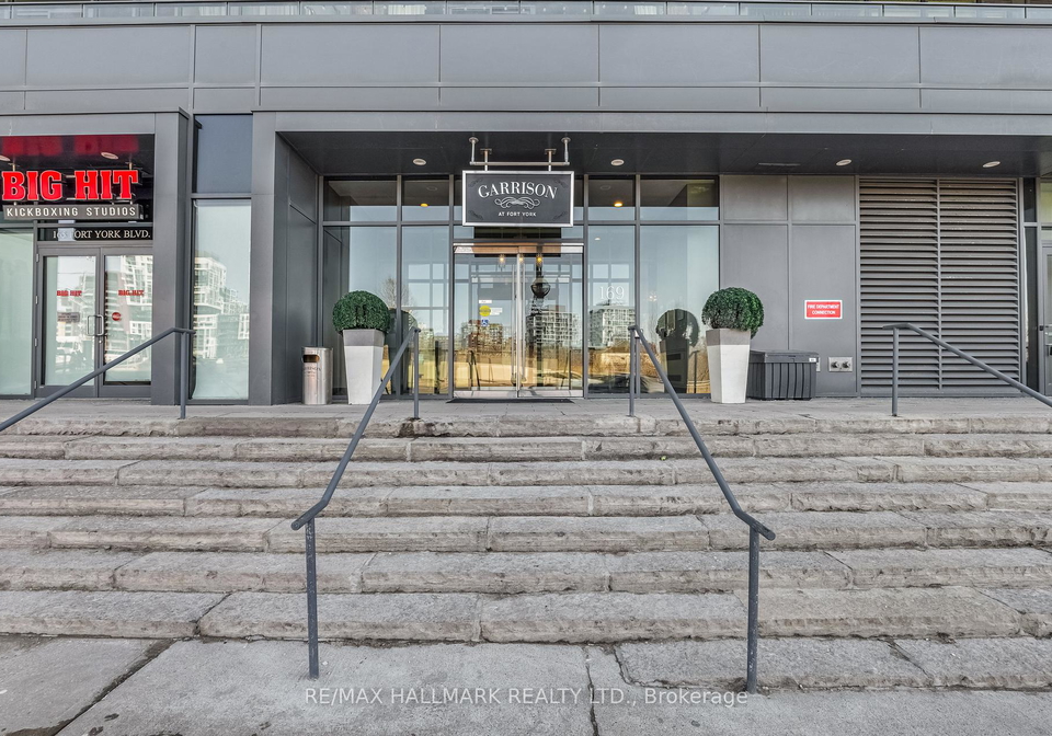 169-fort-york-boulevard-toronto-ontario-c13006518