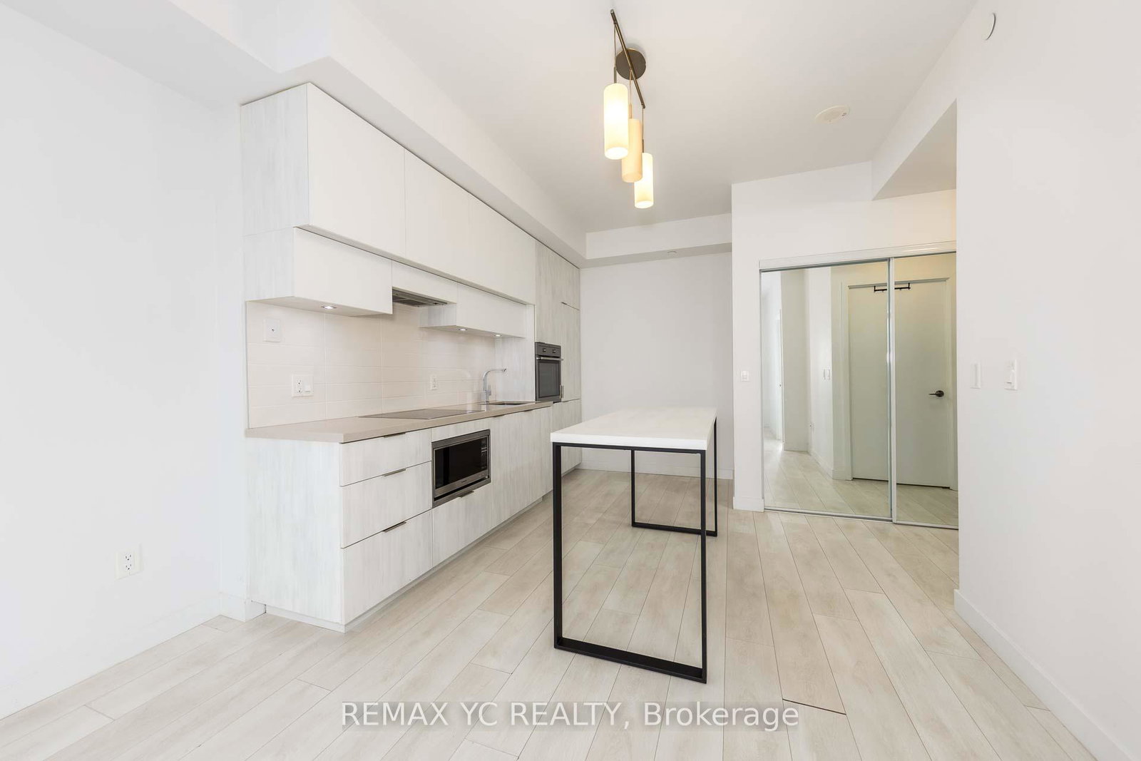 8-eglinton-avenue-e-toronto-ontario-c13006684