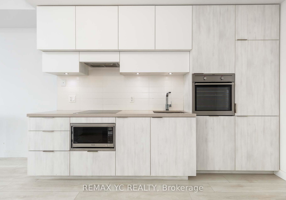 8-eglinton-avenue-e-toronto-ontario-c13006684