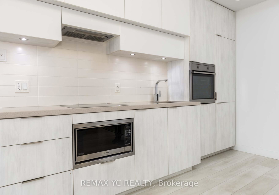 8-eglinton-avenue-e-toronto-ontario-c13006684