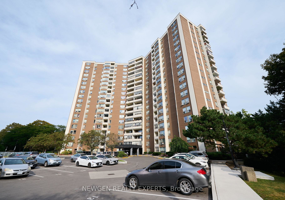 60-pavane-linkway-east-york-ontario-c13006806