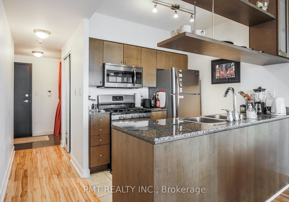 35-mariner-terrace-toronto-ontario-c13006840