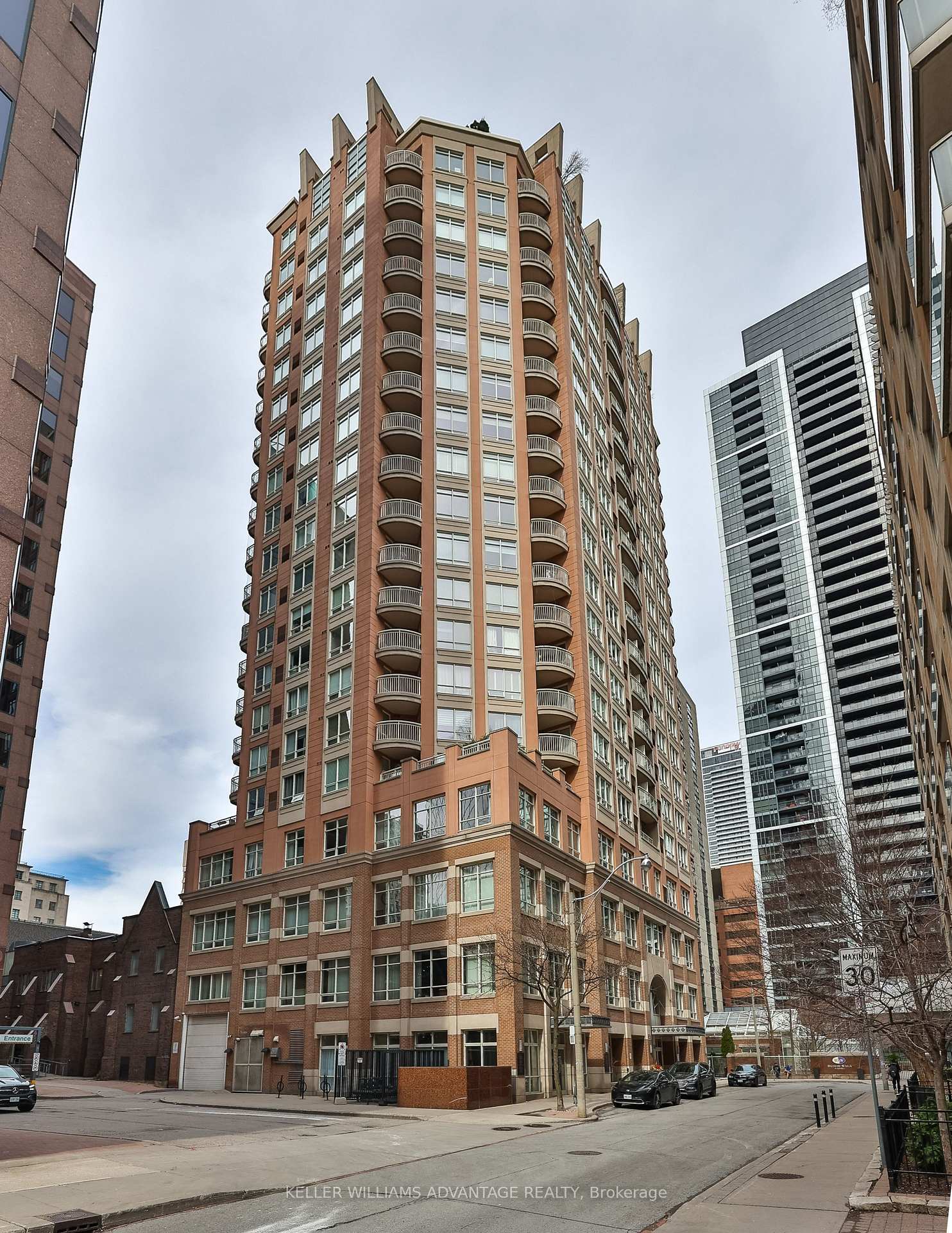 100-hayden-street-toronto-ontario-c13007068