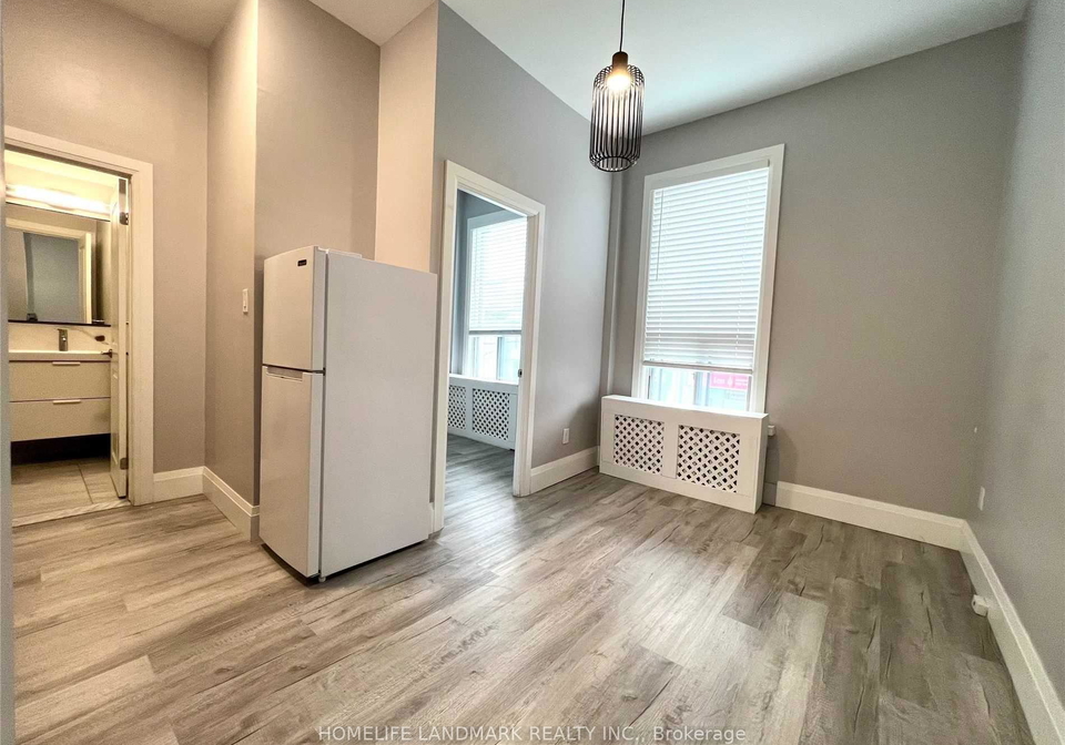 1-spruce-street-toronto-ontario-c13007130