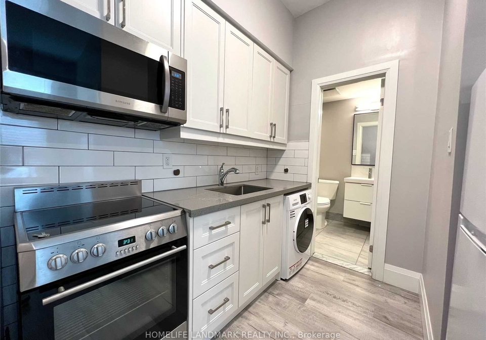 1-spruce-street-toronto-ontario-c13007130