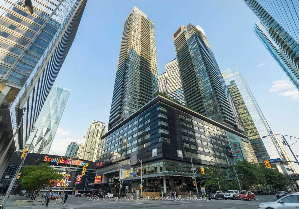 65-bremner-boulevard-toronto-ontario-c13007624