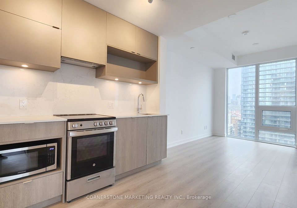 100-queen-street-e-toronto-ontario-c13007710
