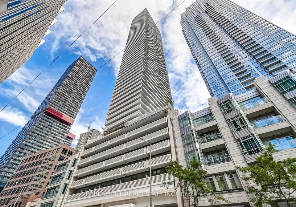 2221-yonge-street-toronto-ontario-c13007712