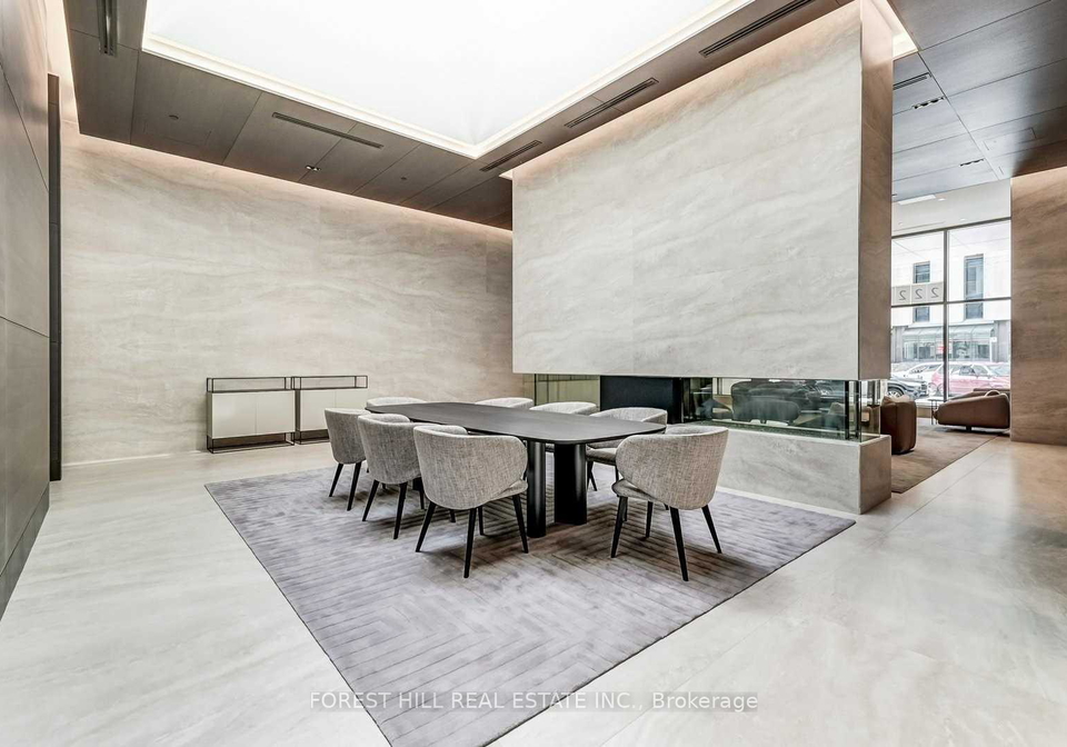 2221-yonge-street-toronto-ontario-c13007712