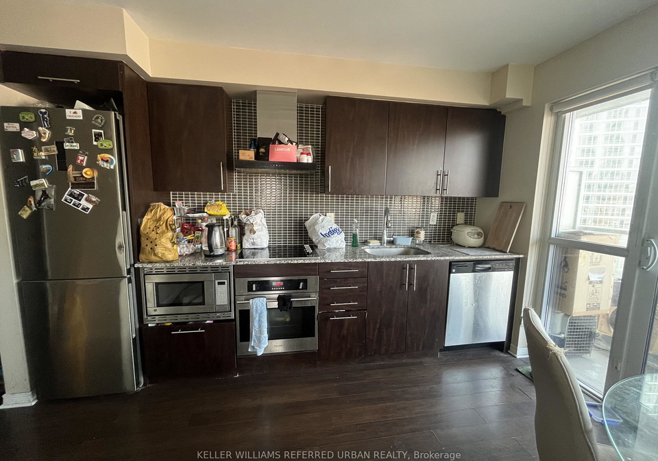 352-front-street-w-toronto-ontario-c13007820