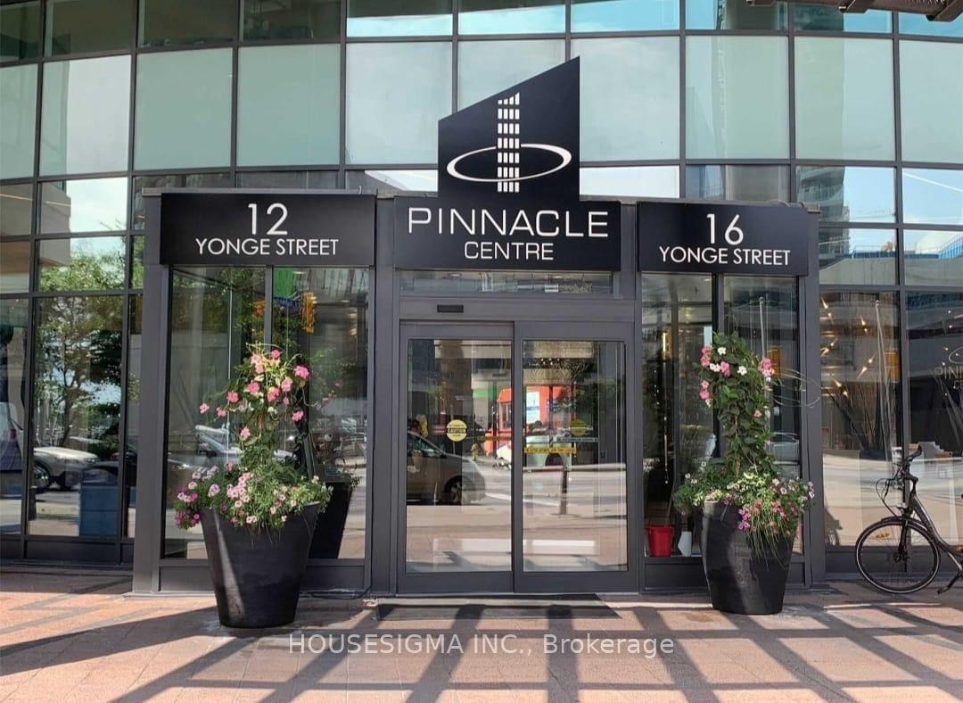 16-yonge-street-toronto-ontario-c13007912