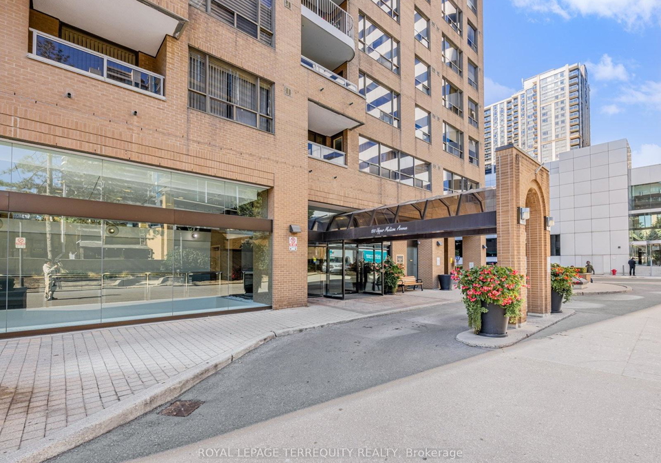 100-upper-madison-avenue-toronto-ontario-c13007962