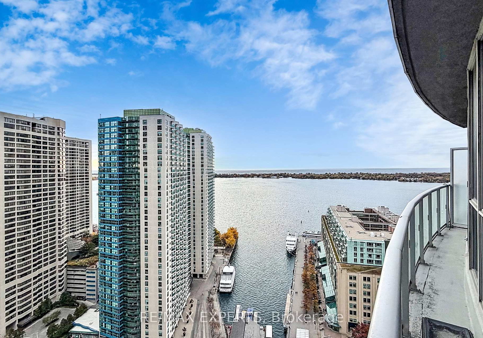 8-york-street-toronto-ontario-c13008216