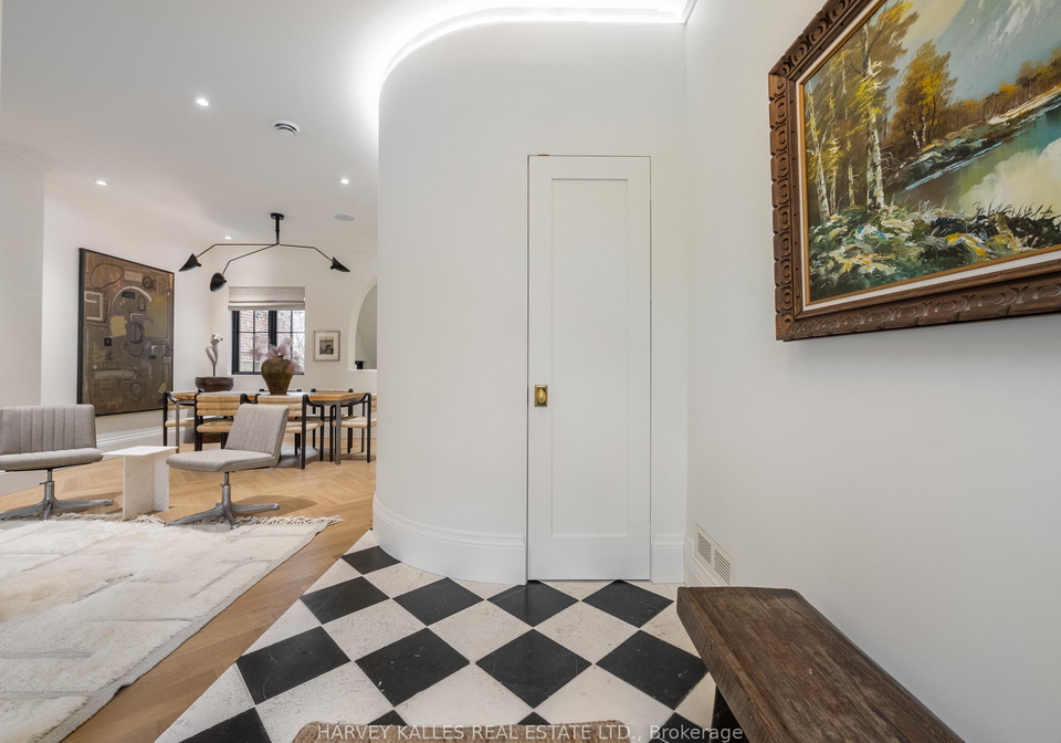 239-borden-street-toronto-ontario-c13008384