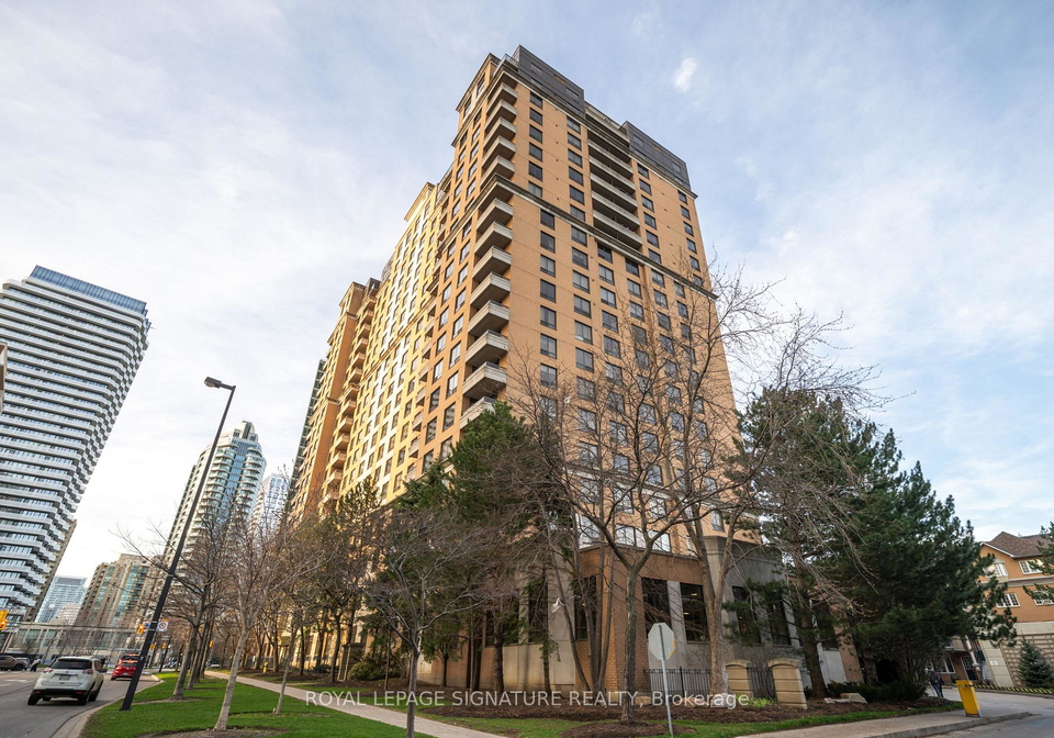 18-sommerset-way-north-york-ontario-c13008628