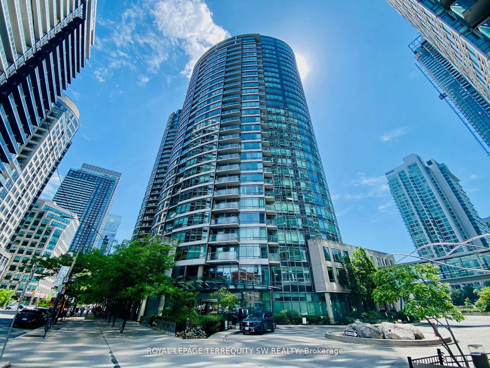 373-front-street-w-toronto-ontario-c13008670