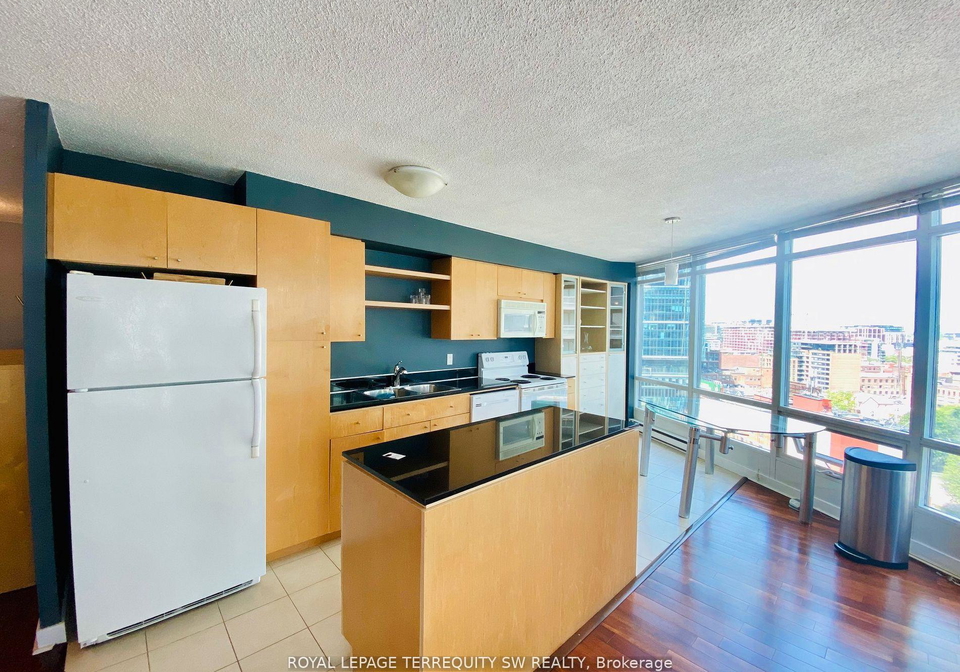 373-front-street-w-toronto-ontario-c13008670