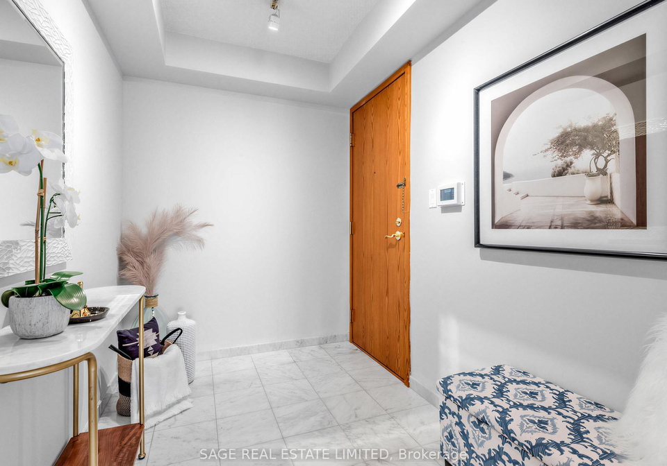 18-hollywood-avenue-north-york-ontario-c13008738