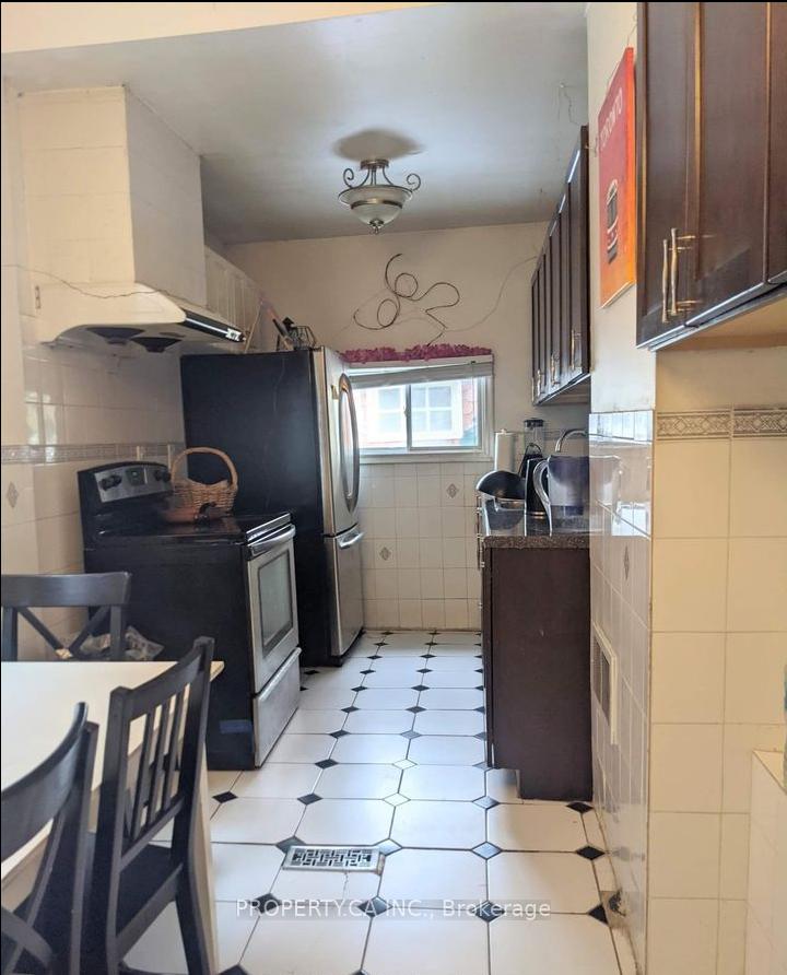 662-dundas-street-w-toronto-ontario-c13008838