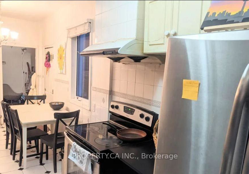 662-dundas-street-w-toronto-ontario-c13008838