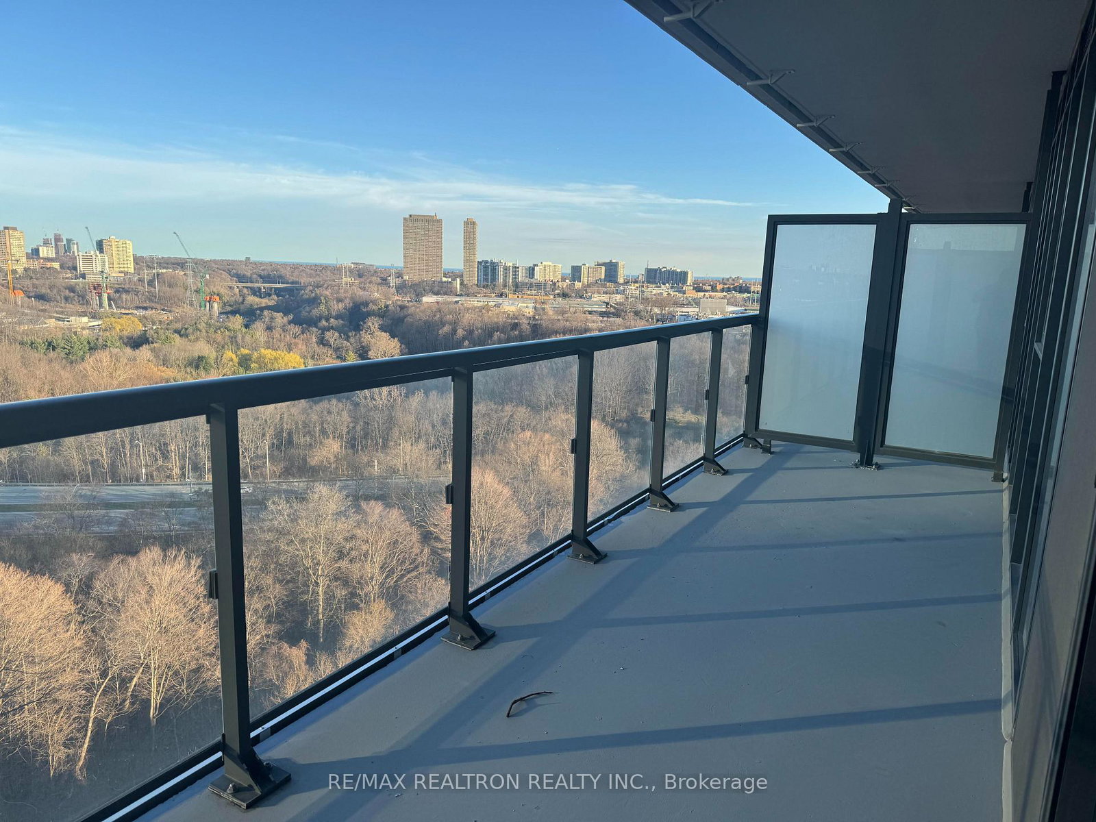 30-inn-on-the-park-drive-north-york-ontario-c13008966