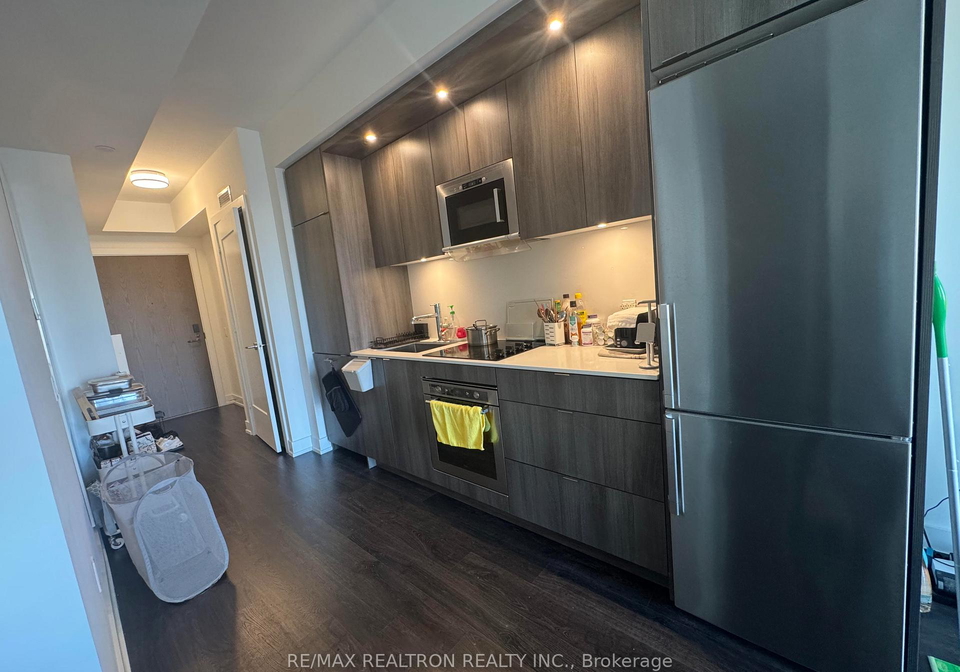 30-inn-on-the-park-drive-north-york-ontario-c13008966