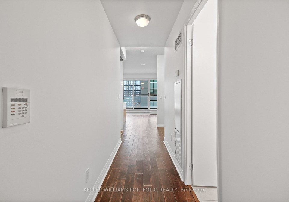 220-victoria-street-toronto-ontario-c13009128
