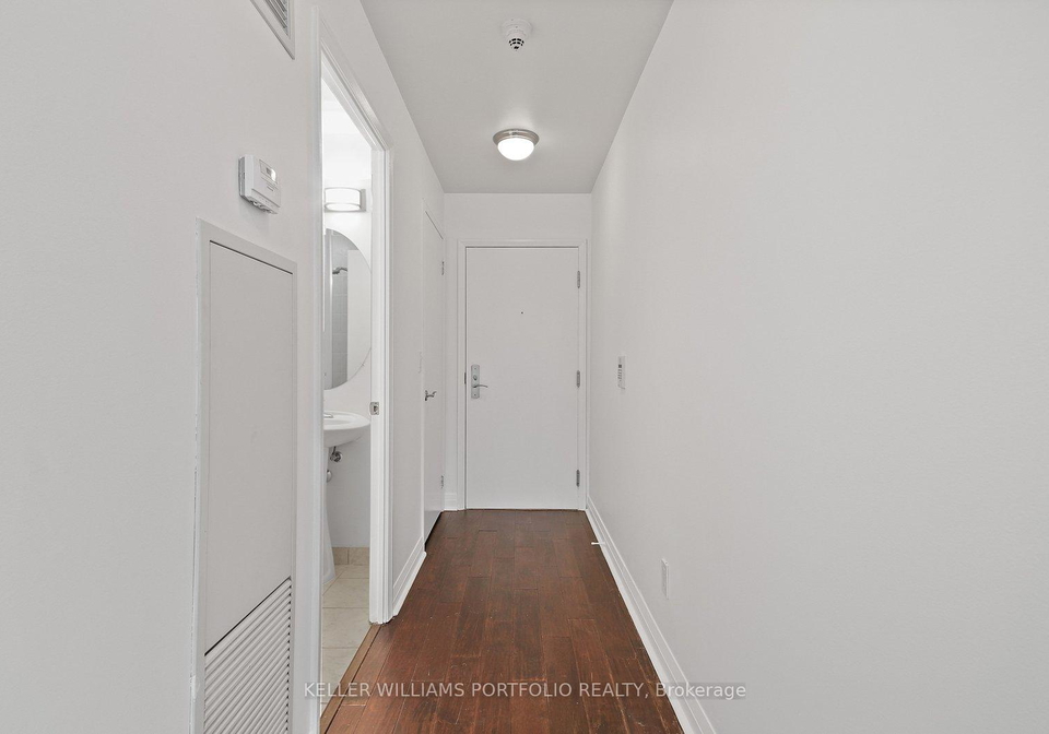 220-victoria-street-toronto-ontario-c13009128