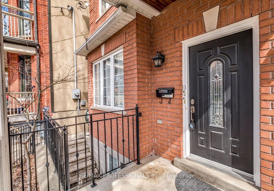 213-major-street-toronto-ontario-c13009172