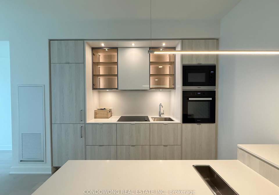 11-yorkville-avenue-toronto-ontario-c13009326