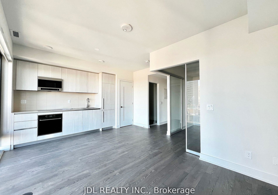 8-cumberland-street-toronto-ontario-c13009392