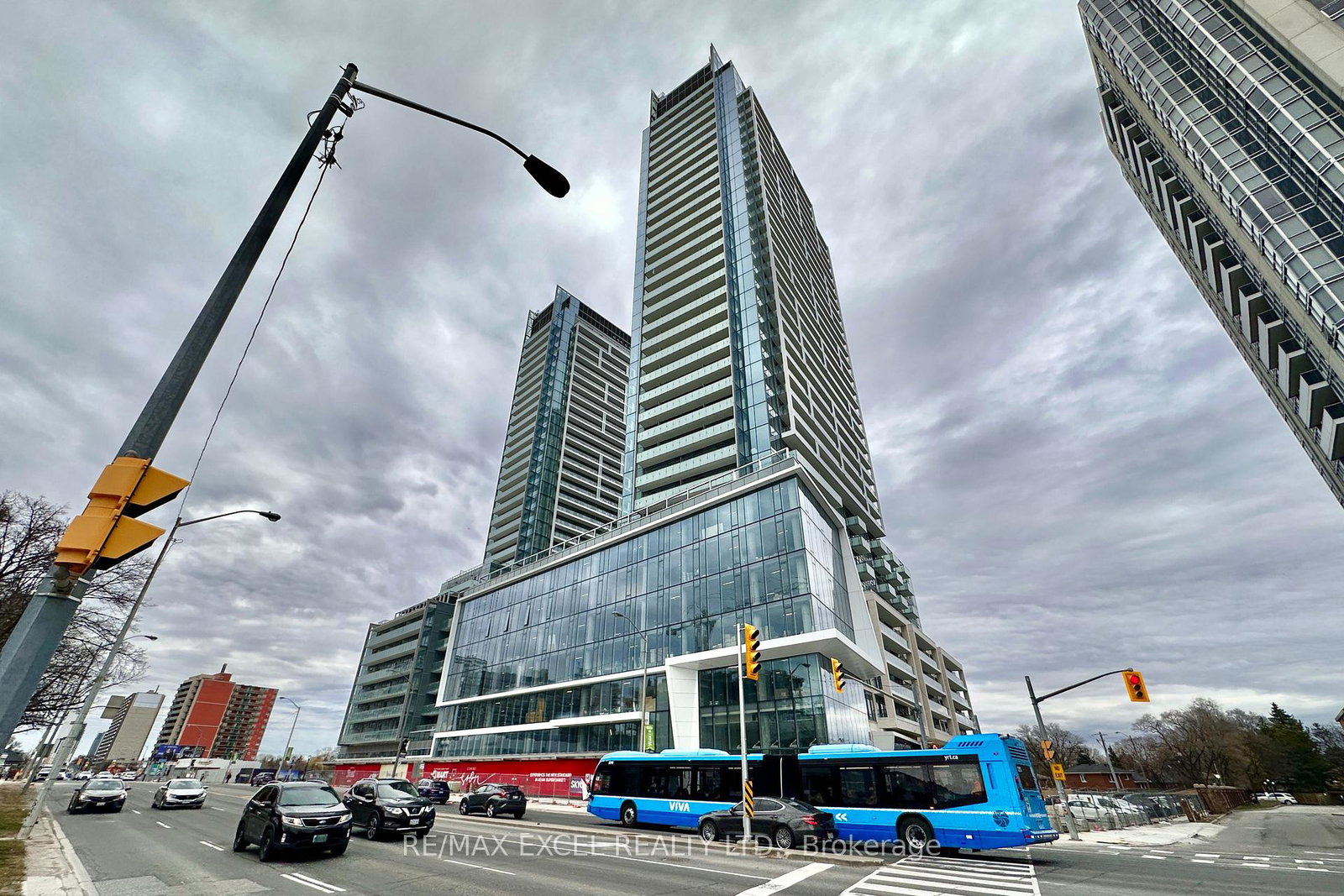 8-olympic-gardens-north-york-ontario-c13009660