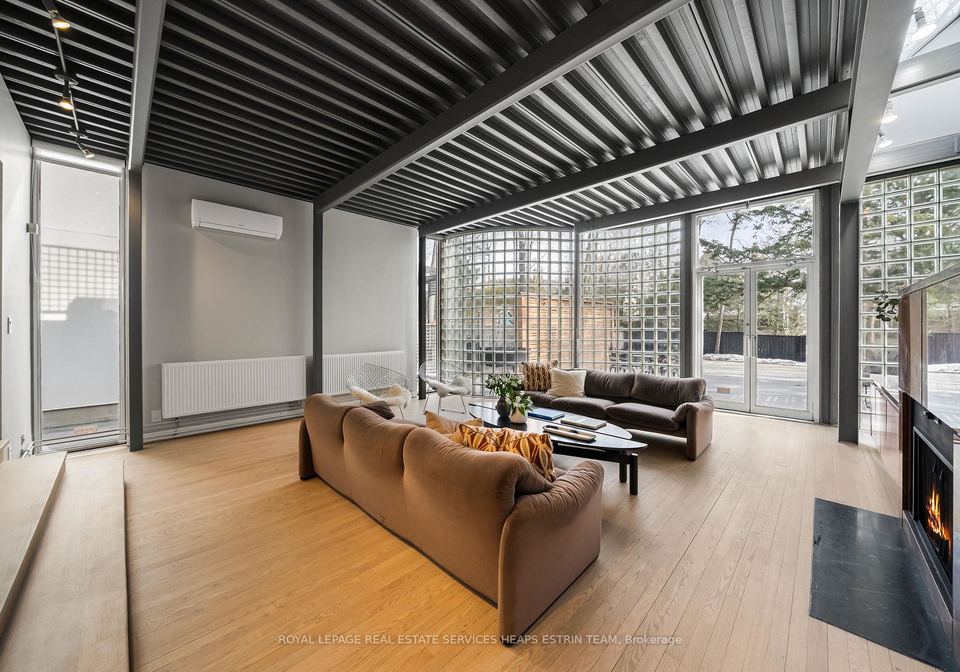 335-st-clair-avenue-e-toronto-ontario-c13009700